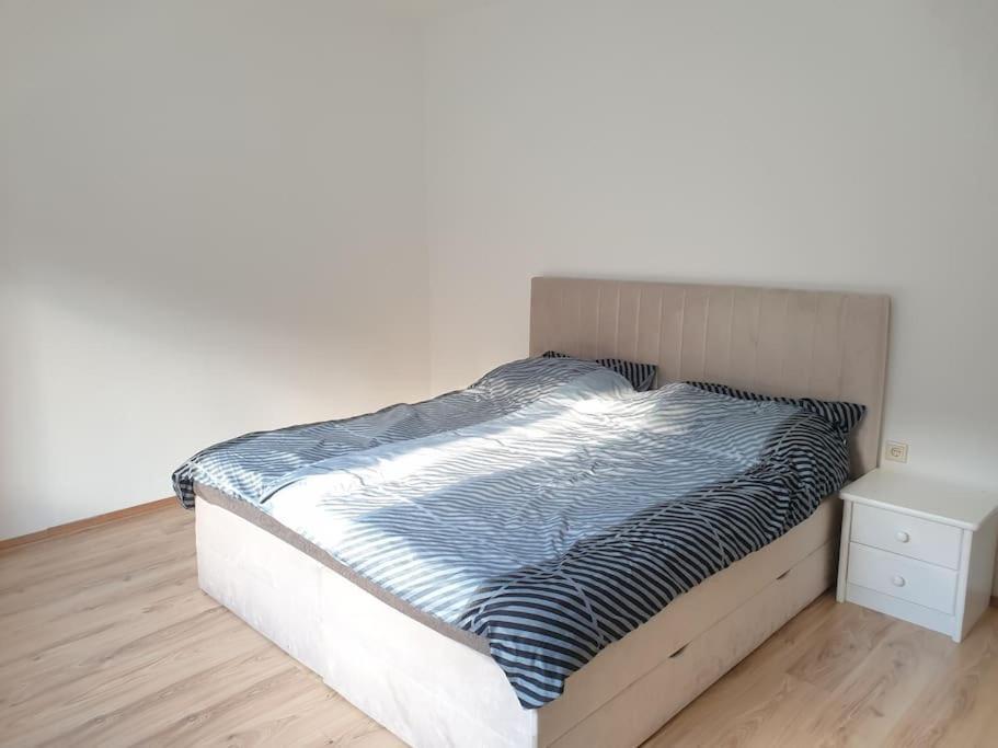 Schoene 2 Zimmer Wohnung Im Herzen Von 글라이스도르프 외부 사진