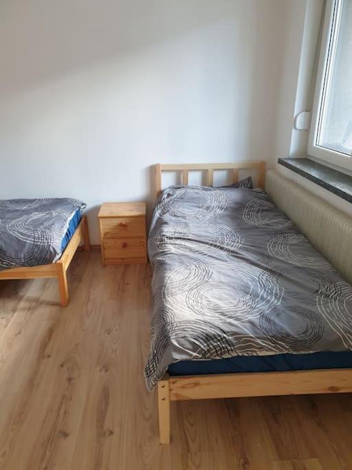 Schoene 2 Zimmer Wohnung Im Herzen Von 글라이스도르프 외부 사진