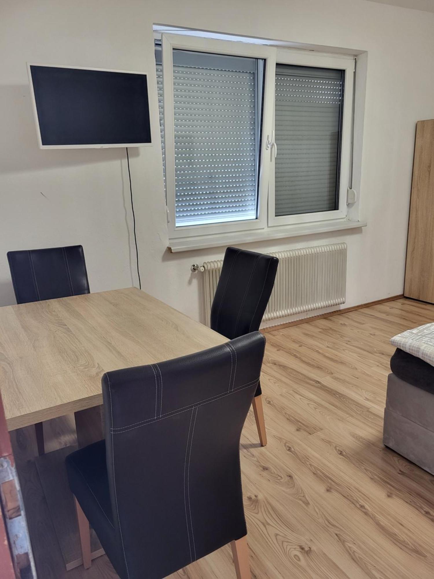 Schoene 2 Zimmer Wohnung Im Herzen Von 글라이스도르프 외부 사진